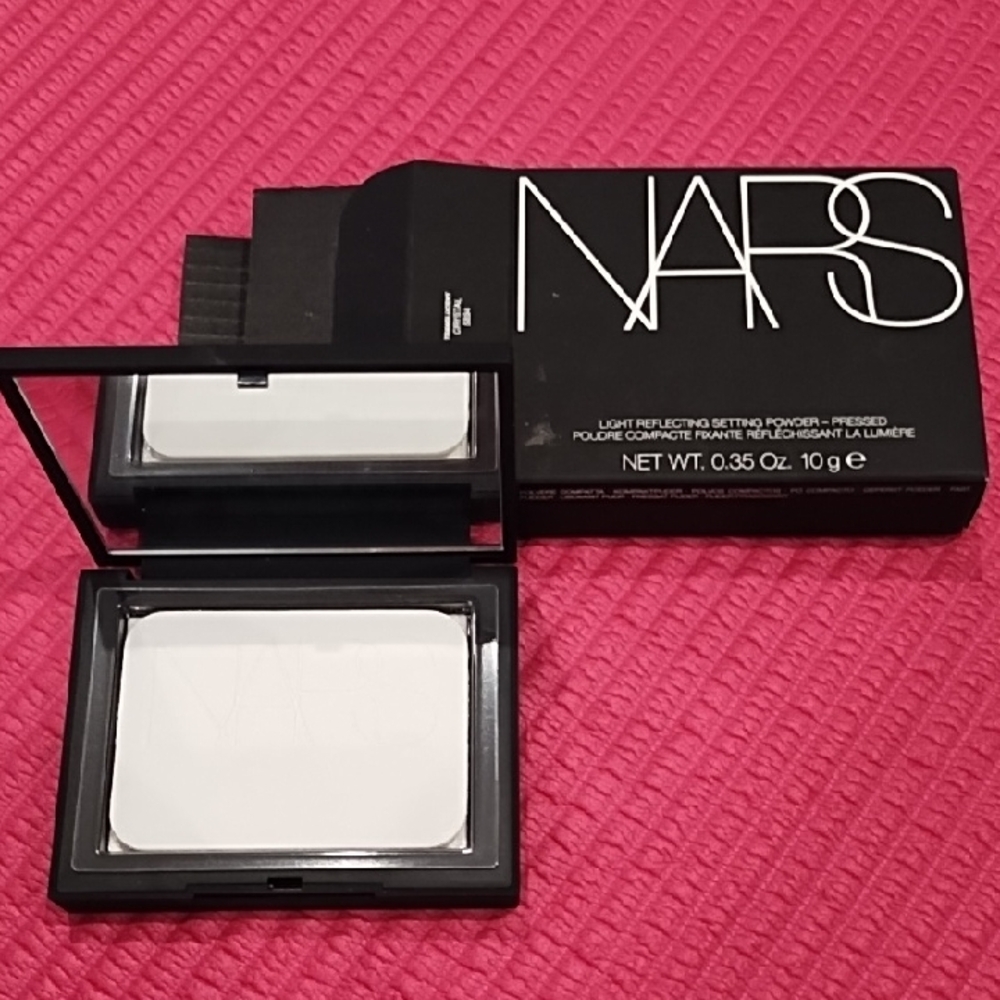 NARS Light Reflecting Setting Powder - White